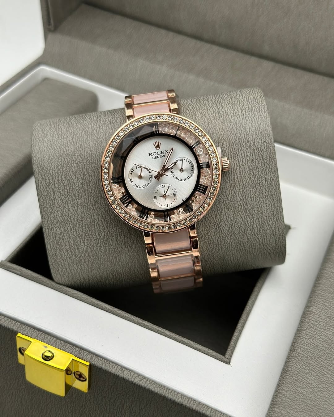 Luxury Rose Gold Ladies Watch with Crystal Bezel & Elegant Metal Bracelet